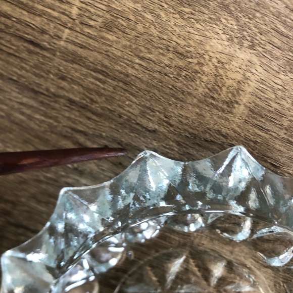Vtg Clear Pressed Glass Ashtray - Picture 3 of 14